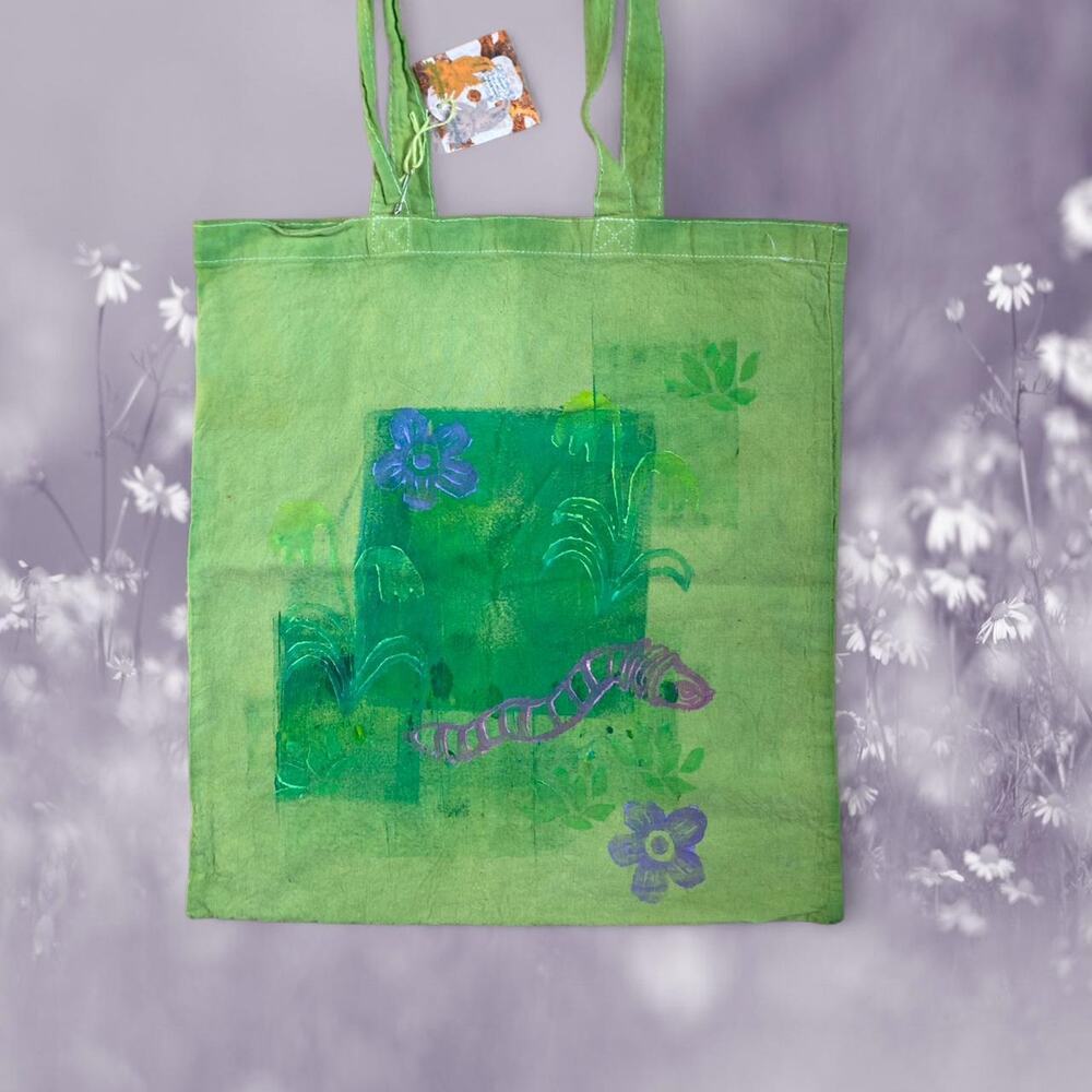 Worm garden tote hand